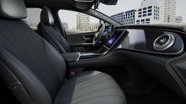 Mercedes-Benz EQE 300 AMG Line 89 kWh | Night | Voor en achter stoelverwarming | Luchtvering | Trekhaak | Achteruitrijcamera |