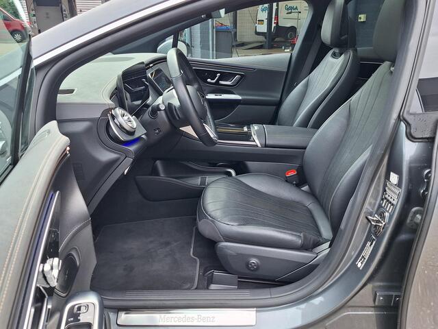 Mercedes-Benz EQE 300 Luxury Line 89 kWh | Panoramadak | Achteruitrijcamera | Memory Pakket incl. Stoelverwarming | DISTRONIC Afstandsassistent | Sfeerverlichting | Apple & Android Carplay | DIGITAL LIGHT | Dodehoekassistentie | Keyless-GO | Elektrisch Bedienbare Achterkle