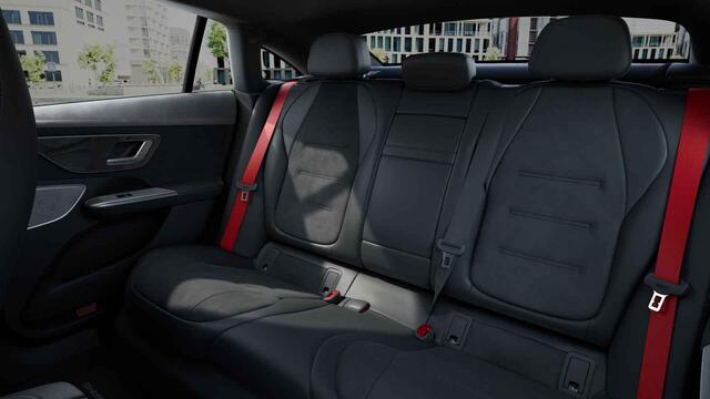 Mercedes-Benz EQE 300 AMG Line 89 kWh | Night | Burmester | Luchtvering | 21" lichtmetalen velgen |