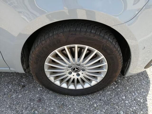 Mercedes-Benz EQV 300 L2 90 kWh Nieuw Model 7-zitter Distronic LED WideScreen Stoelverwarming Camera