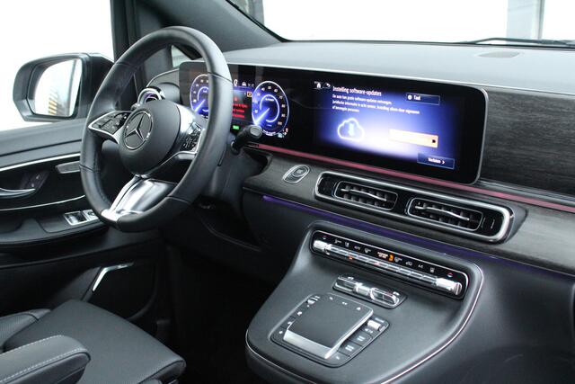 Mercedes-Benz EQV 300 L2 / AMG / bj2025 / 7-Pers / Luchtvering / Panorama / Burmester / Vol Opties / NIEUWSTAAT