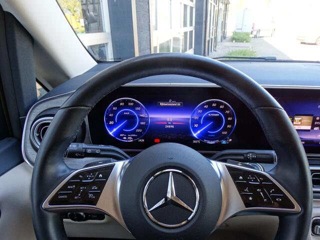 Mercedes-Benz EQV 300 L2 90kWh | 7-persoons | Distronic | Luchtvering