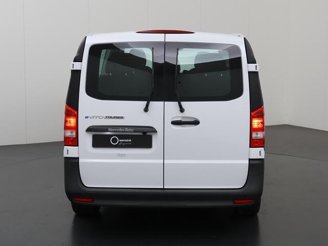 Mercedes-Benz EVITO TOURER 129 L2 PRO 90kWh | 8-PERSOONS | Snelladen 110 KWh | Navigatie | Parkeerpakket | Comfortbestuurdersstoel | Dodehoekassistent | 8 Zitplaatsen |