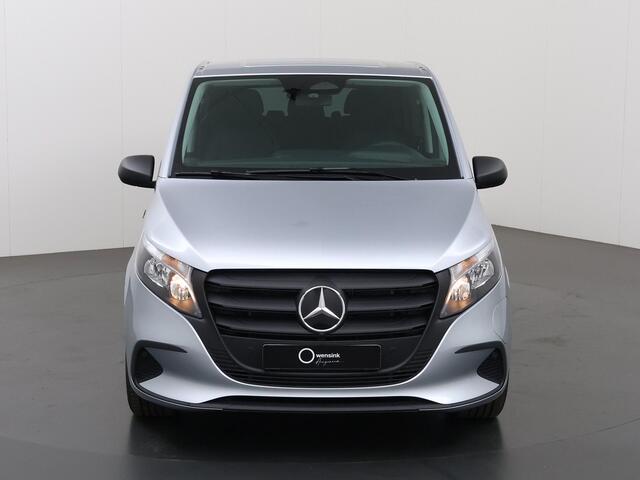 Mercedes-Benz EVITO TOURER 129 L2 PRO 90kWh | 8-PERSOONS | | Snelladen 110 KWh | Achteruitrijcamera | Parkeerpakket | Comfortbestuurdersstoel | Dodehoekassistent | 8 Zitplaatsen | 360KM Range |