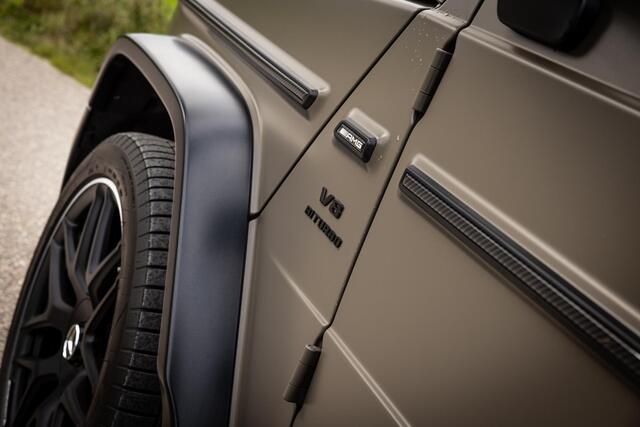 Mercedes-Benz G-KLASSE AMG 63 | Carbon| Donker Olijf Magno | AMG Performance pakket | AMG Nightpakket II | 22-Inch AMG Kruisspaaks | in Consignatie