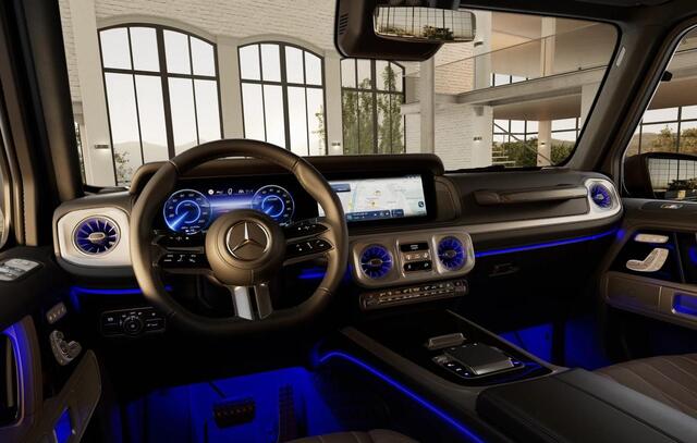 Mercedes-Benz G-KLASSE 580 EQ 116 kWh AMG Line | Schuifdak | SUPERIOR Line interieur | Warmtecomfortpakket | Treeplanken in zwart | Comfortpakket | Burmester |