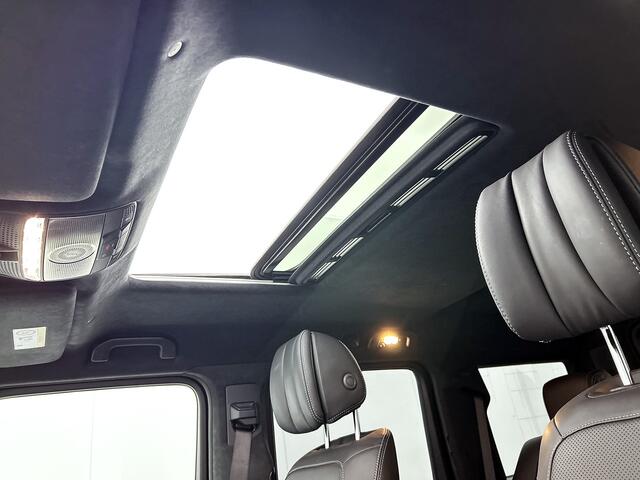 Mercedes-Benz G-KLASSE 500 Trekhaak | AMG Line | Night Pakket | Schuif-Kanteldak | Distronic | Treeplanken van rvs links en rechts. Inclusief 24 maanden Mercedes-Benz Certified garantie voor Europa.