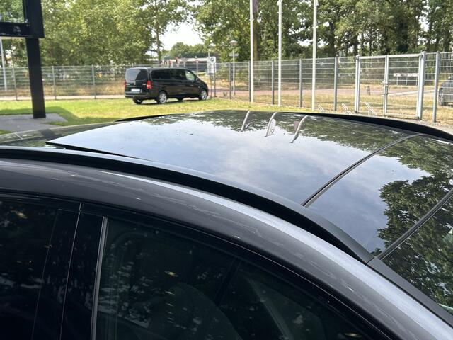 Mercedes-Benz GLA-KLASSE 250 e AMG // Panoramadak // Multi Beam LED // 20" AMG Velgen // Nightpakket // Sfeerverlichting // Camera // Keyless Entry