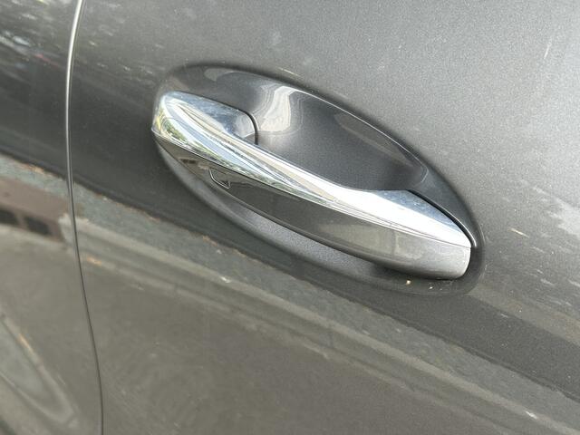 Mercedes-Benz GLA-KLASSE 250 e AMG // Panoramadak // Multi Beam LED // 20" AMG Velgen // Nightpakket // Sfeerverlichting // Camera // Keyless Entry