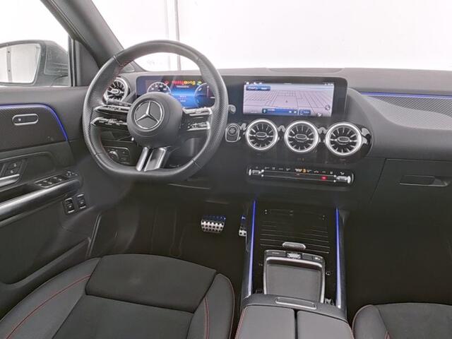 Mercedes-Benz GLA-KLASSE 250 e AMG Face Lift Plug In Hybride AMG Line Advanced Plus | Panorama Schuif-Kanteldak | Dodehoek Assist | 11 kW Laden | Stuur en Stoelverwarming. Inclusief 24 maanden MB Certified garantie voor Europa.