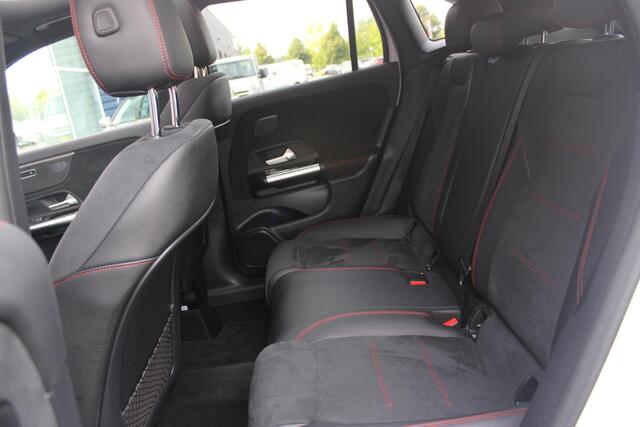 Mercedes-Benz GLA-KLASSE 250 e 218PK AUTOMAAT BUSINESS SOLUTION | PANORAMISCH SCHUIF/KANTEL DAK | ELEKTRISCHE ACHTER KLEP | MULTIBEAM LED MATRIX KOPLAMPEN | STOEL VERWARMING | KEYLESS ENTRY/START | NAVIGATIE | DAB+ RADIO | APPLE CARPLAY /ANDROID AUTO | ADAPTIVE CRUISE CONTROL | S