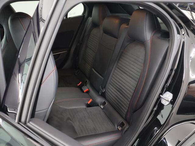 Mercedes-Benz GLA-KLASSE 180 Business Solution AMG | Night | Keyless | Achteruitrijcamera | Stoelverwarming |