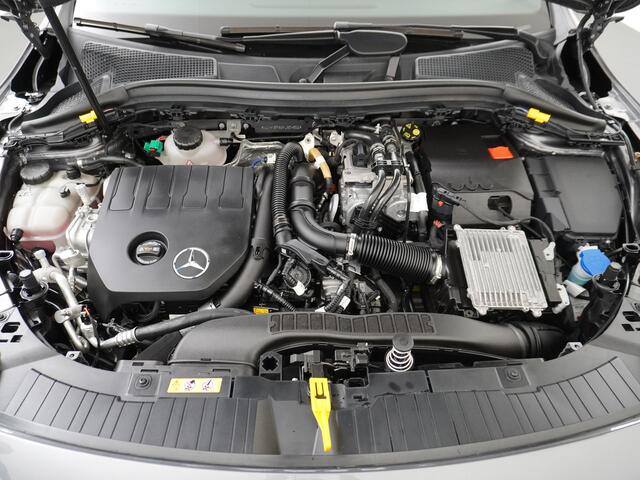 Mercedes-Benz GLA-KLASSE 250 e AMG Line | Multibeam Keyless Sfeer