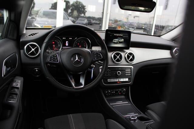 Mercedes-Benz GLA-KLASSE 180 | automaat | camera | navi