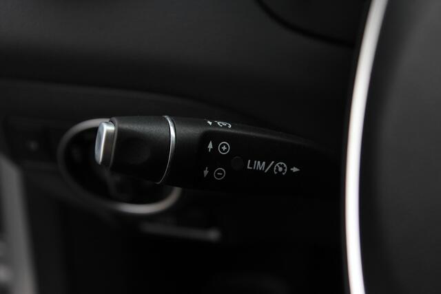 Mercedes-Benz GLA-KLASSE 180 | automaat | camera | navi