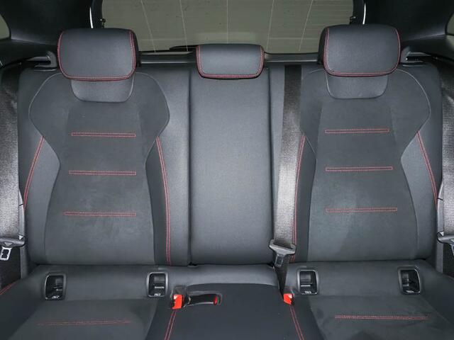 Mercedes-Benz GLA-KLASSE 250 e AMG Plug-In Hybride AMG Line | MultiBeam Koplampen | Dodehoekassist | 11 kW LAden | Stuur en Stoelverwarming. Inclusief 24 maanden Mercedes-Benz Certified garantie voor Europa.