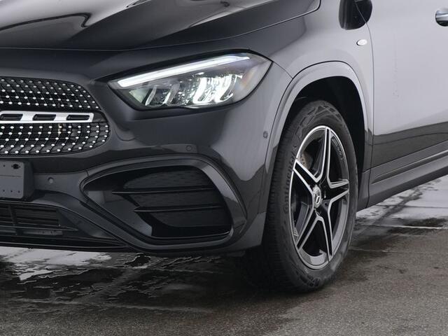 Mercedes-Benz GLA-KLASSE 250 e AMG Plug-In Hybride AMG Line | Night Pakket | Panorama Schuif-Kanteldak | 11kW Laden | Stuur en Stoelverwarming. Inclusief 24 maanden Mercedes-Benz Certified garantie voor Europa.