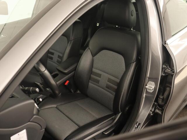Mercedes-Benz GLA-KLASSE 180d Lease Edition Plus | Trekhaak | Xenon | Half leder | Navigatie | Cruise control | Park Assist | Airco | Bluetooth