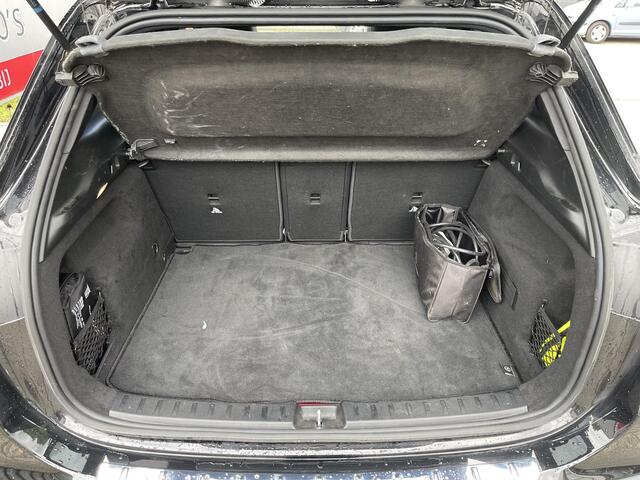 Mercedes-Benz GLA-KLASSE 250 e AMG Line 20"/Panoramadak/Head-up/Dodehoek/Adaptieve cruise/360 camera/Keyless/Matrix LED/Stoelverwarming/Apple Carplay & Android Auto