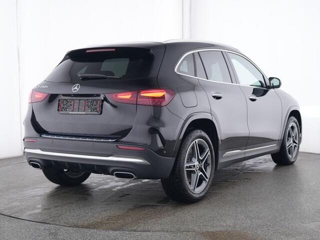 Mercedes-Benz GLA-KLASSE 250 e AMG Plug-In Hybride AMG Line | Dodehoek Assist | Memory voorstoelen | 11 kW Laden | stuur en Stoelverwarming. Inclusief 24 maanden MB Certified garantie voor Europa.
