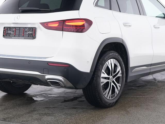 Mercedes-Benz GLA-KLASSE 250 e Plug-In Hybride Panorama Schuif-Kanteldak | Dodehoekassist | Memory Voorstoelen | Sfeerverlichting | 11 kW Laden | Stuur en Stoelverwarming. Inclusief 24 maanden MB Certified garantie voor Europa.