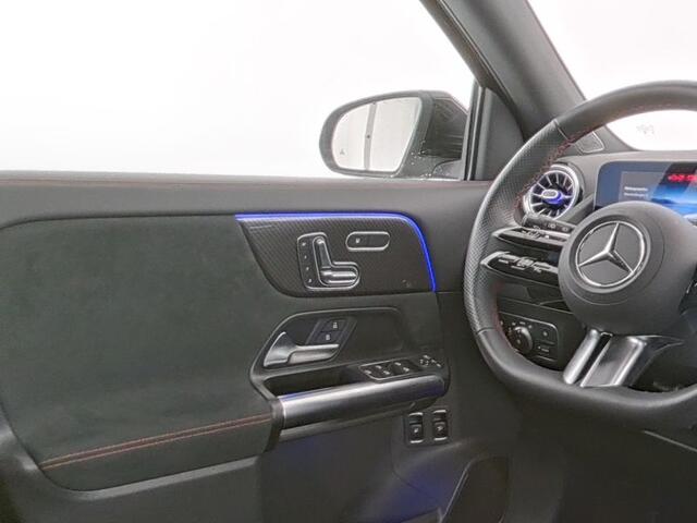 Mercedes-Benz GLA-KLASSE 250 e AMG Plug-In Hybride AMG Line Premium Plus | Trekhaak | Distronic | Panorama Schuif-Kanteldak | 11 kW Laden | Stuur en Stoelverwarming. Inclusief 24 maanden MB Certified garantie voor Europa.