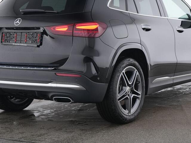 Mercedes-Benz GLA-KLASSE 250 e AMG Plug-In Hybride AMG Line Premium Plus | Trekhaak | Distronic | Panorama Schuif-Kanteldak | 11 kW Laden | Stuur en Stoelverwarming. Inclusief 24 maanden MB Certified garantie voor Europa.