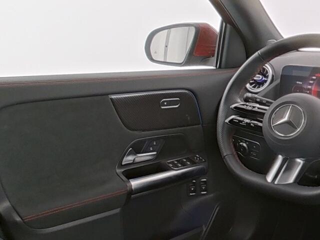 Mercedes-Benz GLA-KLASSE 250 e AMG Plug-In Hybride AMG Line Advanced Plus | Trekhaak | Dodehoek Assist | 11 kW Laden | Stoel en Stuurverwarming. Inclusief 24 maanden MB Certified garantie voor Europa.