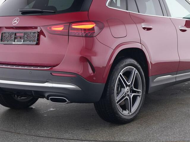 Mercedes-Benz GLA-KLASSE 250 e AMG Plug-In Hybride AMG Line Advanced Plus | Trekhaak | Dodehoek Assist | 11 kW Laden | Stoel en Stuurverwarming. Inclusief 24 maanden MB Certified garantie voor Europa.