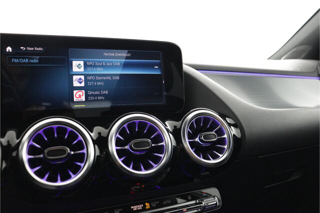 Mercedes-Benz GLA-KLASSE 250 e Business Solution Luxury Limited | Trekhaak | Navi | Xenon/LED | Ambilight - RIJKLAAR