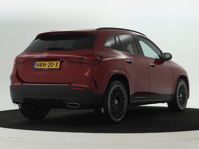 Mercedes-Benz GLA-KLASSE 250 e AMG Nightpakket Face Lift | Memory | Keyless Go | Stoel- en Stuurverwarming | Car Play | Sfeerverlichting | Inclusief 24 maanden Mercedes-Benz Certified garantie voor Europa.