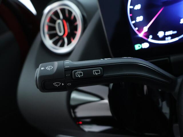 Mercedes-Benz GLA-KLASSE 250 e AMG Nightpakket Face Lift | Memory | Keyless Go | Stoel- en Stuurverwarming | Car Play | Sfeerverlichting | Inclusief 24 maanden Mercedes-Benz Certified garantie voor Europa.