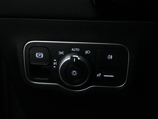 Mercedes-Benz GLA-KLASSE 250 e AMG Plug-In Hybride AMG Line | Sfeerverlichting | Achteruitrijcamera | Stoelverwarming voor. | Ledkoplampen. Inclusief 48 maanden MB Certified garantie voor Europa.