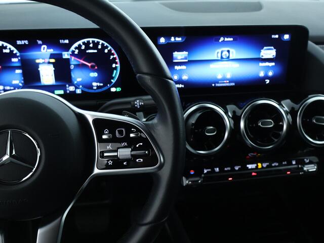 Mercedes-Benz GLA-KLASSE 250 e Plug-In Hybride Stoelverwarming Inclusief 24 maanden MB Certified garantie voor Europa.