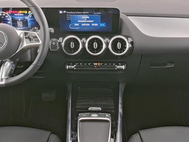 Mercedes-Benz GLA-KLASSE 250 e Plug-In Hybride Trekhaak | AC en DC Laden | Dodehoek Assist | 360° camera | Ledkoplampen | Stuur en SToelverwarming. Inclusief 24 maanden Mercedes-Benz Certified garantie voor Europa.