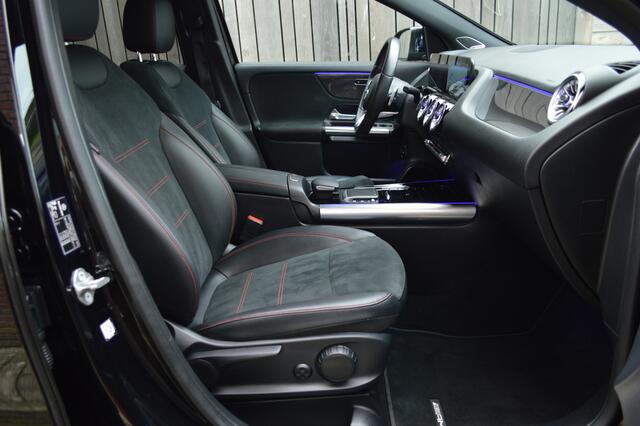 Mercedes-Benz GLA-KLASSE 250 e AMG Led Panorama Distronic Burmester Camera Night Augmented Pdc