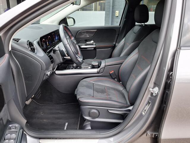 Mercedes-Benz GLA-KLASSE 250 e | AMG Line | Night pakket | Parkeersensoren rondom | Widescreen | Stoelverwarming voor | Easy Pack achterklep | LED verlichting