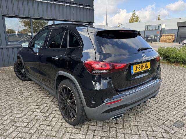 Mercedes-Benz GLA-KLASSE 200 AMG Line Panormadak Leder alcantara Navi 20" 66dkm!!