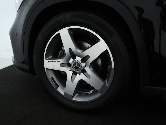 Mercedes-Benz GLA-KLASSE 180 Business Solution AMG | Achteruitrijcamera | Navigatie | Stoelverwarming | Klimaatregeling | Inclusief 24 maanden MB Certified garantie voor Europa.