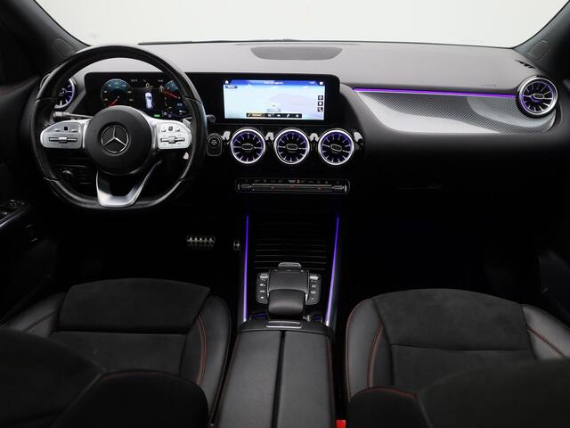 Mercedes-Benz GLA-KLASSE 250 e AMG Line | PANO | 360° | SFEERVERLICHTING | STOELVERWARMING