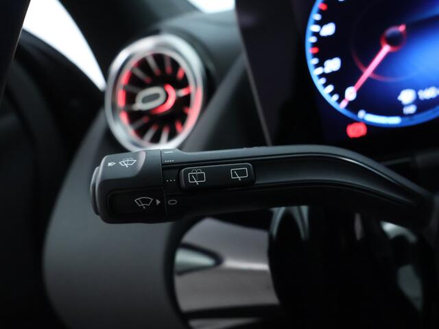 Mercedes-Benz GLA-KLASSE 250 e AMG Plug-In Hybride AMG Line | Night Pakket | 19 Inch AMG Velgen | Memory voorstoelen | Sfeerverlichting. Inclusief 24 maanden MB Certified garantie voor Europa.