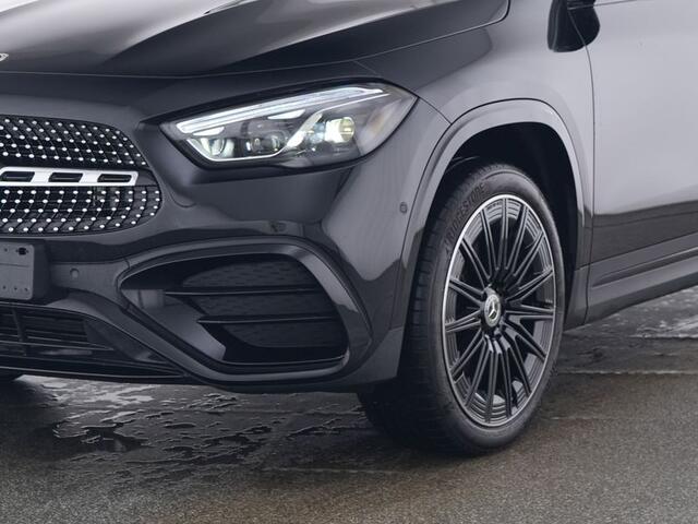 Mercedes-Benz GLA-KLASSE 250 e AMG Plug-In Hybride Edition AMG Line | Panorama Schuif-Kanteldak | Head-up-Display | Sfeerverlichting | Memory Voorstoelen. Inclusief 48 maanden MB Certified garantie voor Europa.