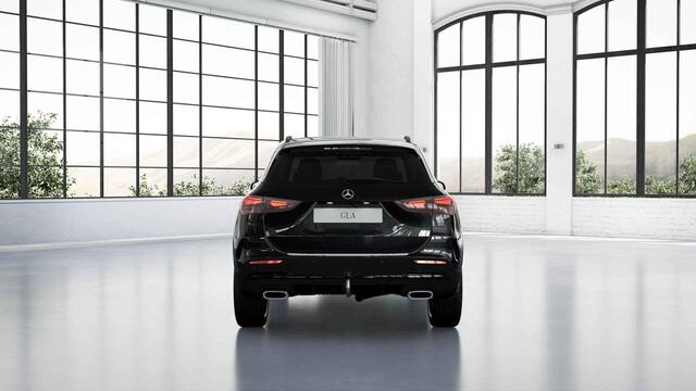 Mercedes-Benz GLA-KLASSE 180 Business Solution AMG | Panoramaschuifdak | Premium Plus | Trekhaak | Nightpakket | Achteruitrijcamera | Stoelverwarming voor |