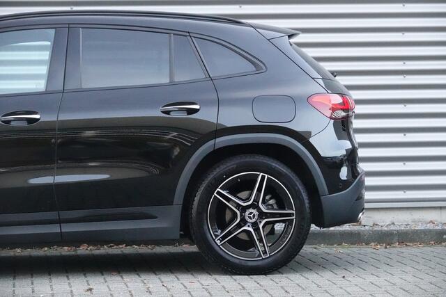 Mercedes-Benz GLA-KLASSE 200 AMG Line Night Pakket | Trekhaak | Sfeerverlichting | Camera | BTW |