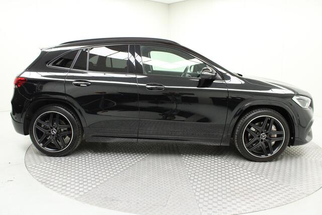 Mercedes-Benz GLA-KLASSE AMG 35 4MATIC | 1e Eigenaar | Premium Plus Pakket | Alle Kunststofdelen in Kleur | Elektr. achterklep | Leder | Panorama-schuifdak | Multibeam LED | Navi | Cruise Adaptief