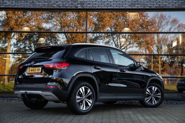 Mercedes-Benz GLA-KLASSE 180 , Trekhaak, Camera,