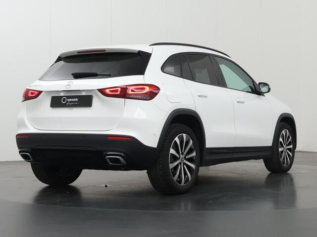 Mercedes-Benz GLA-KLASSE 250 e Luxury Line | Trekhaak | Stoelverwarming |