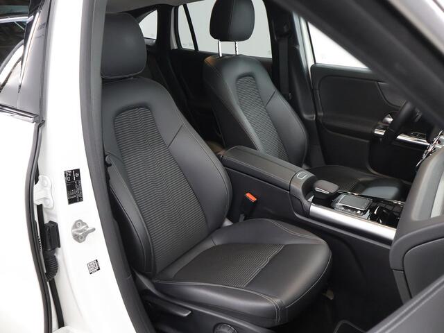 Mercedes-Benz GLA-KLASSE 250 e Luxury Line | Trekhaak | Stoelverwarming |