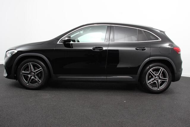 Mercedes-Benz GLA-KLASSE 200 AMG Line Automaat | Navigatie | Climate Control | Camera | Electrisch bedienbare achterklep | Dab | Led