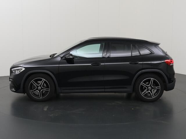 Mercedes-Benz GLA-KLASSE 200 Business Solution AMG | Night | Sfeerverlichting | Stoelverwarming | 19" lichtmetalen velgen | High Peformance LED koplampen |